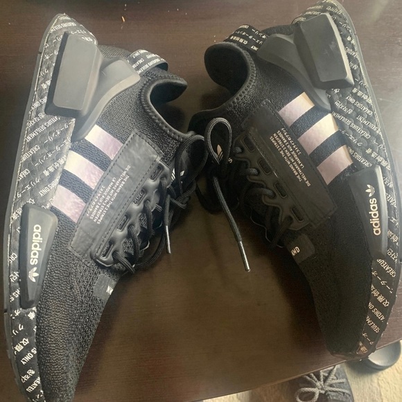 Adidas NMD R1 V2 Script Black - Picture 1 of 7